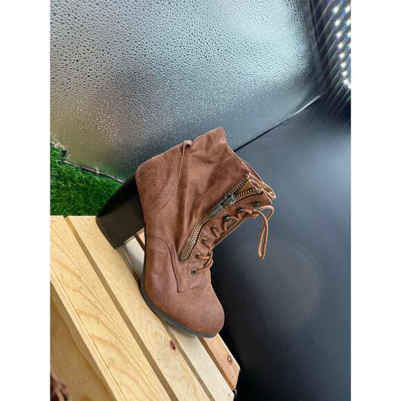 Quipd-Brown- Lace Up Booties- Size 9W - Picture 4 of 10